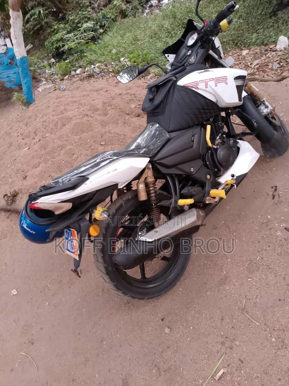 TVS Apache 180 RTR 2019 Blanc