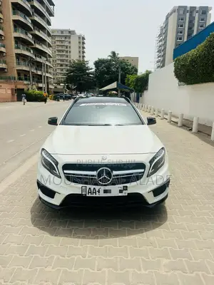 Photo - Mercedes-Benz GLA-Class 2019 Blanc