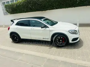 Mercedes-Benz GLA-Class 2019 Blanc
