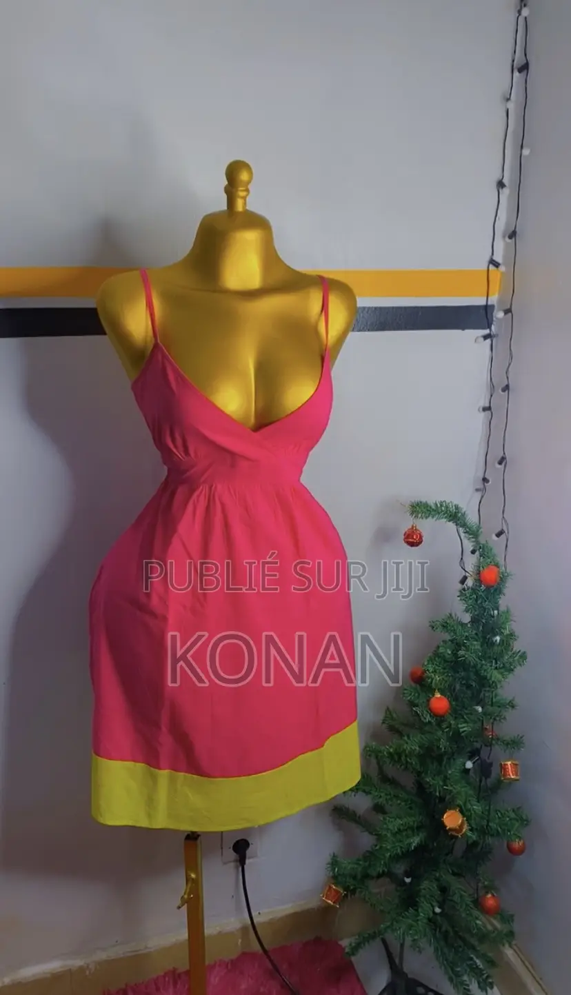 Robe Glamour Et Moderne Pour Femmes