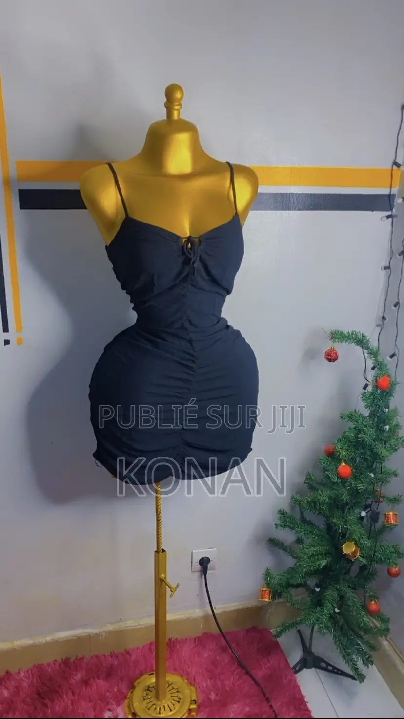 Robe Glamour Et Moderne Pour Femmes