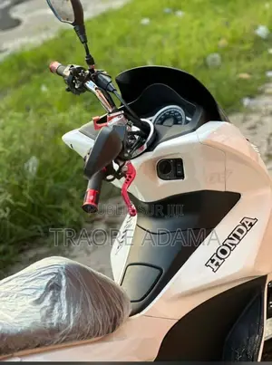 Photo - New Honda 2022 Blanc