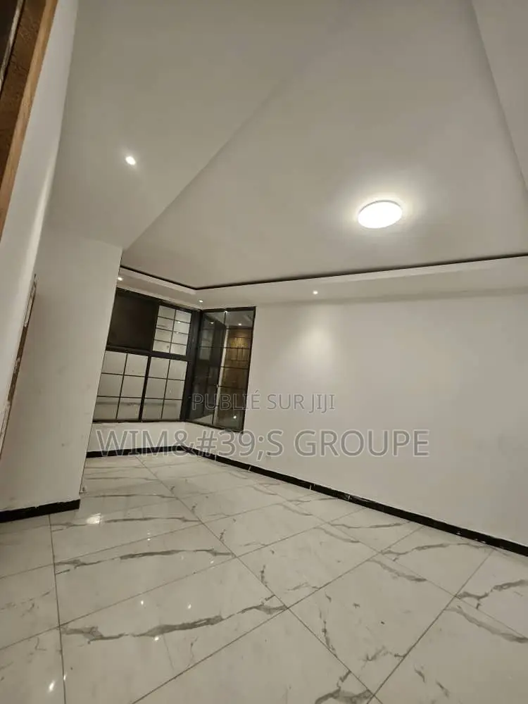 20chbre Blocs d'appartements dans Wims Groupe, Cocody à Vendre