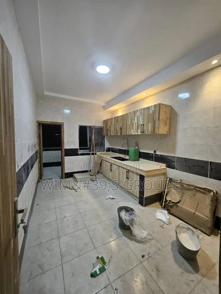 20chbre Blocs d'appartements dans Wims Groupe, Cocody à Vendre