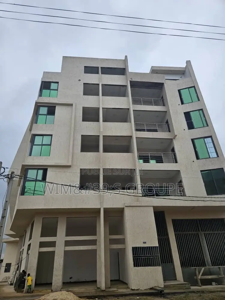 20chbre Blocs d'appartements dans Wims Groupe, Cocody à Vendre