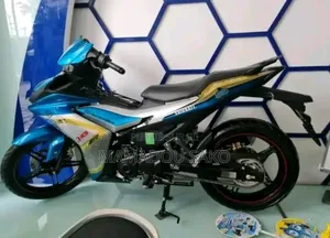 New Yamaha YZF-R 2024 Doré