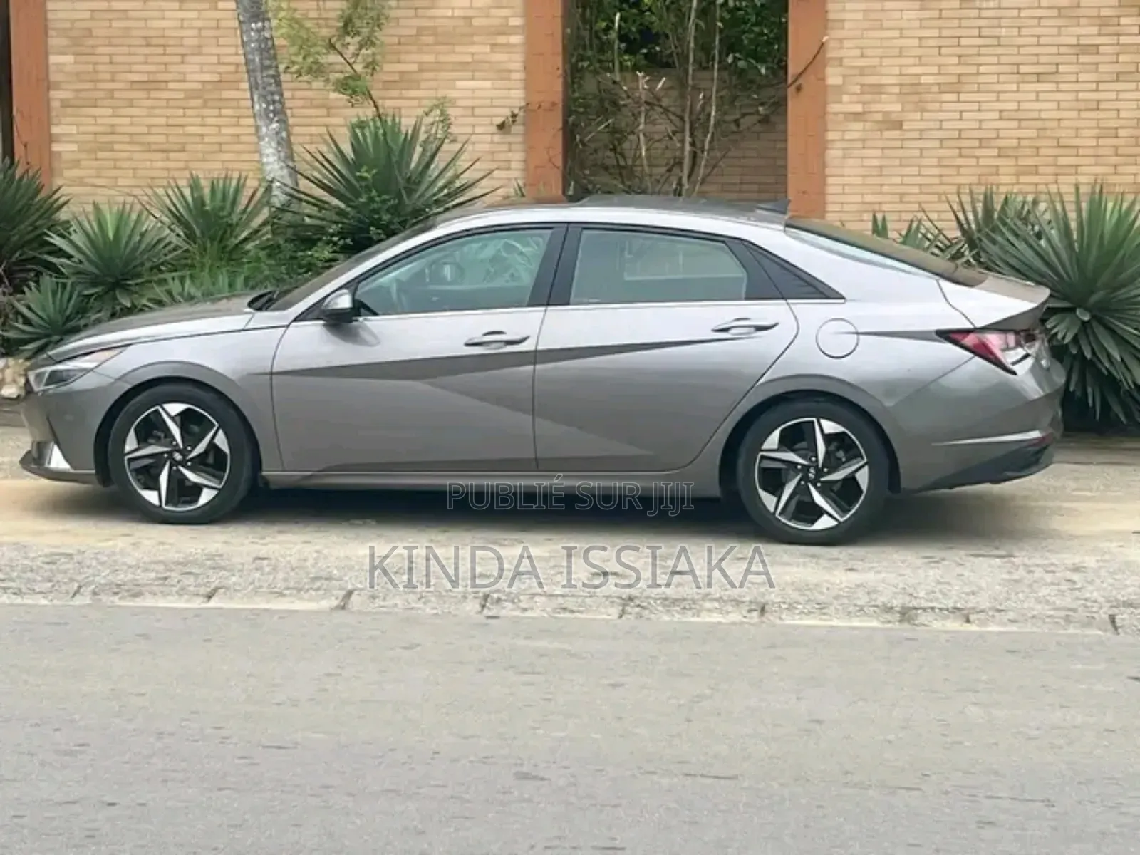 Hyundai Elantra 2021 Gris