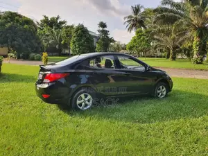 Photo - Hyundai Tucson Limited AWD 2020 Black
