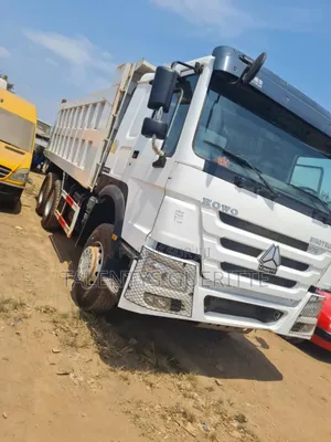 2 Bennes Howo 10 Roues