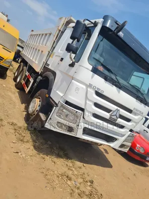 2 Bennes Howo 10 Roues