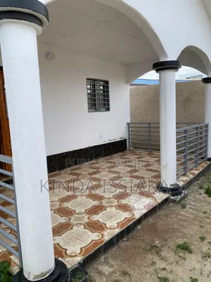 4chbre Villa dans Villa 4Pieces, Bouaké à Vendre