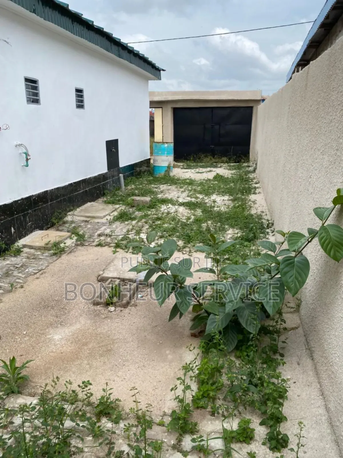 3chbre Maison dans Gbêkê Immobilier, Bouaké à Vendre