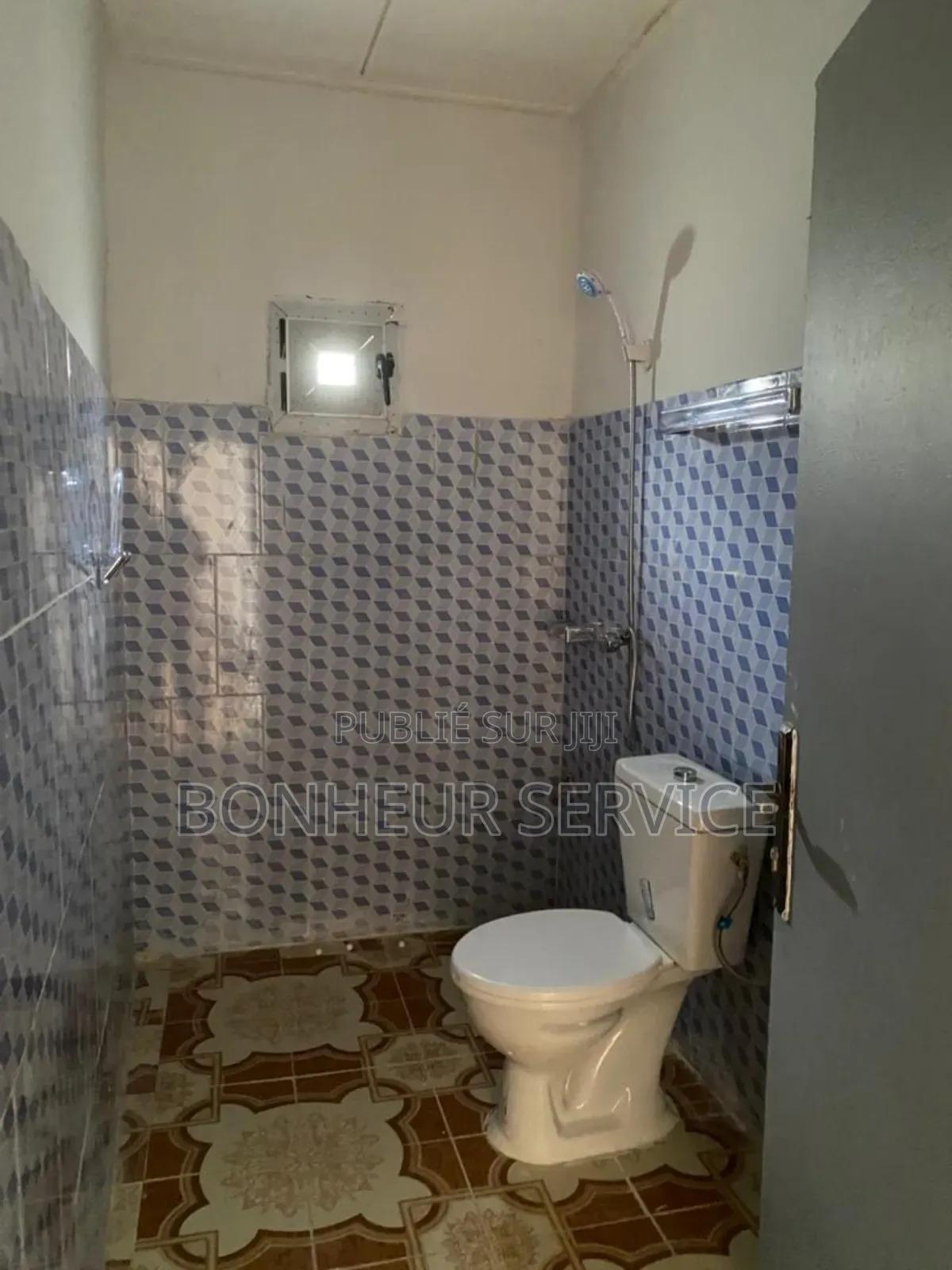 3chbre Maison dans Gbêkê Immobilier, Bouaké à Vendre