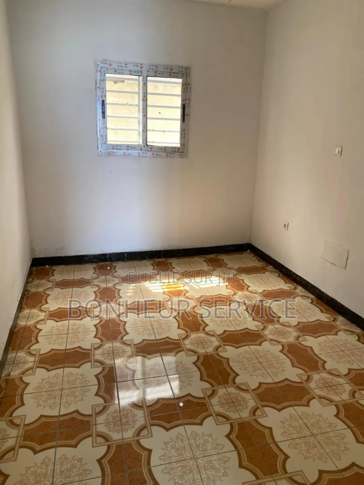 3chbre Maison dans Gbêkê Immobilier, Bouaké à Vendre