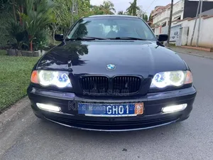 Photo - BMW 318i 2002 Black