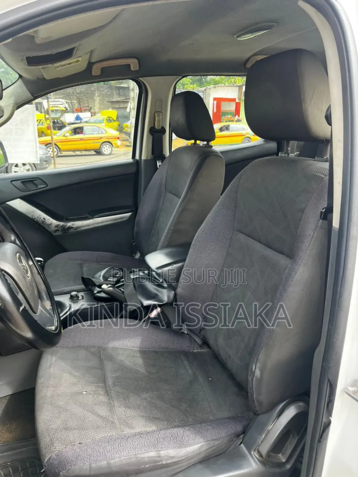 Mazda BT-50 2021 Blanc cassé