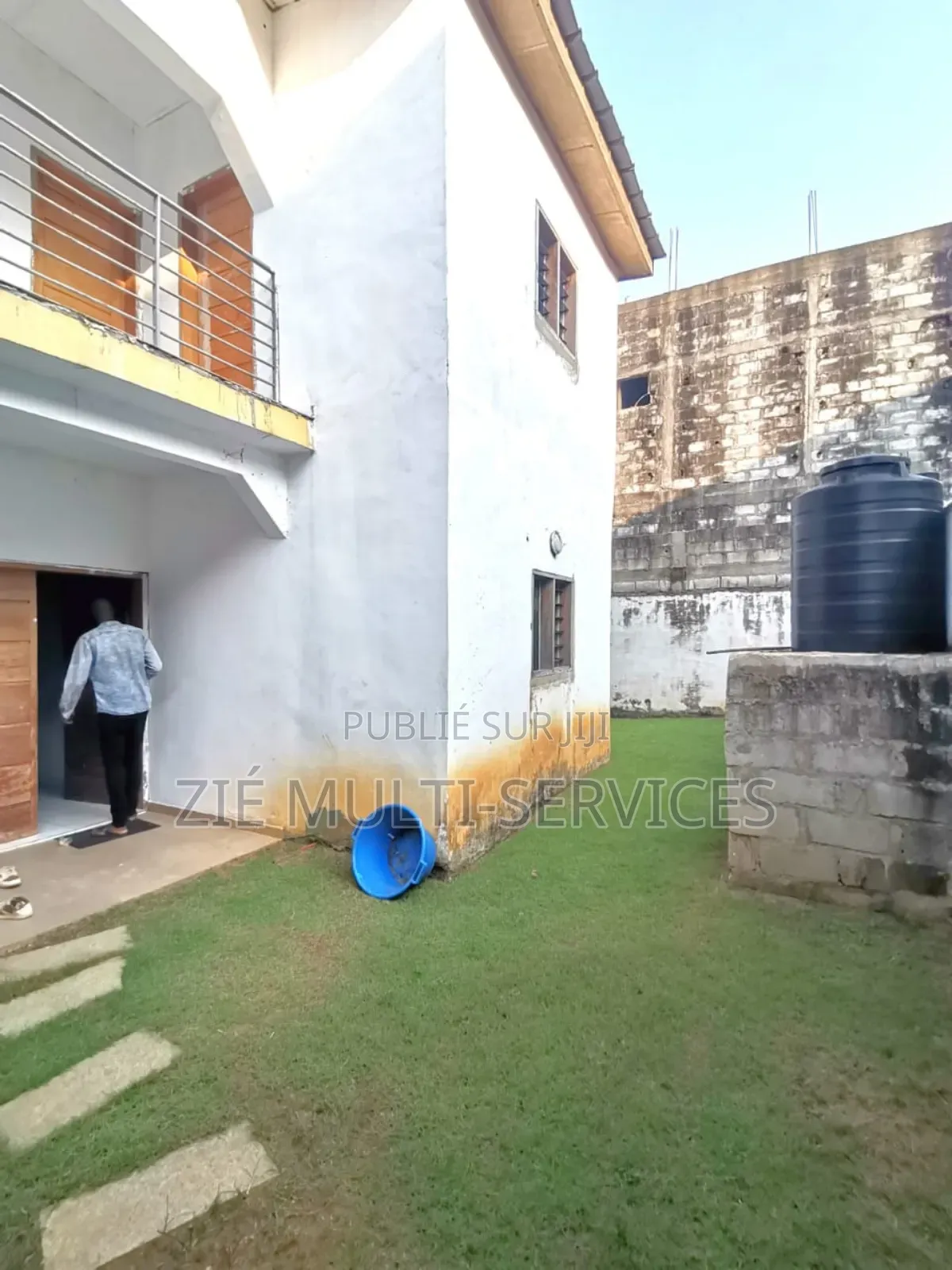 5chbre Duplex dans Zié Multi-Service, Cocody à Vendre