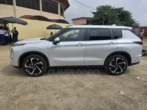 Mitsubishi Outlander 2024 Blanc