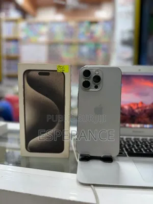 Photo - Apple iPhone 15 Pro Max 256 GB Gris