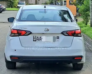 Nissan Versa 2021 Blanc