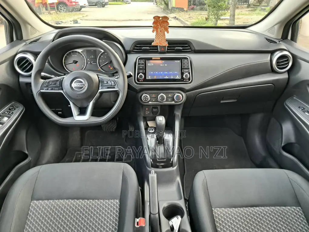 Nissan Versa 2021 Blanc