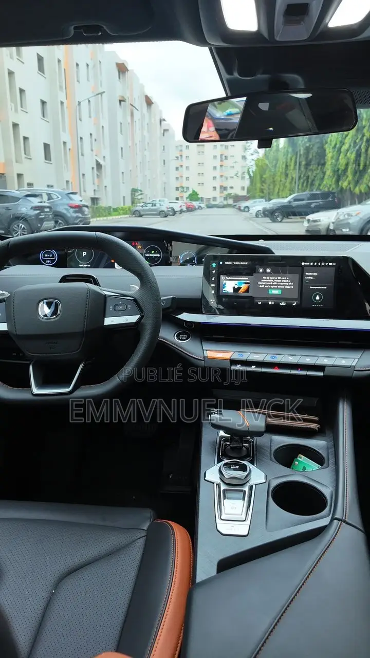 New Changan UNI-V 2024 Blanc