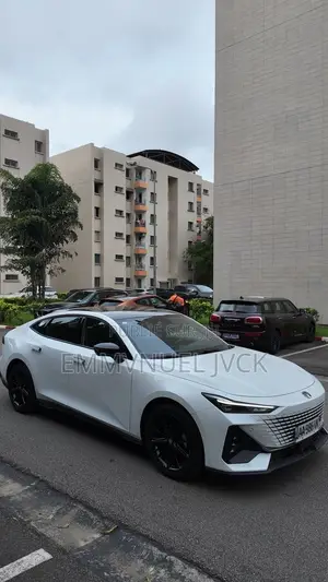 New Changan UNI-V 2024 Blanc