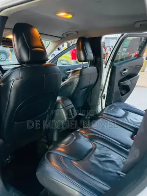 Jeep Cherokee Limited 4dr SUV 4WD (2.4L 4cyl 9A) 2015 Blanc