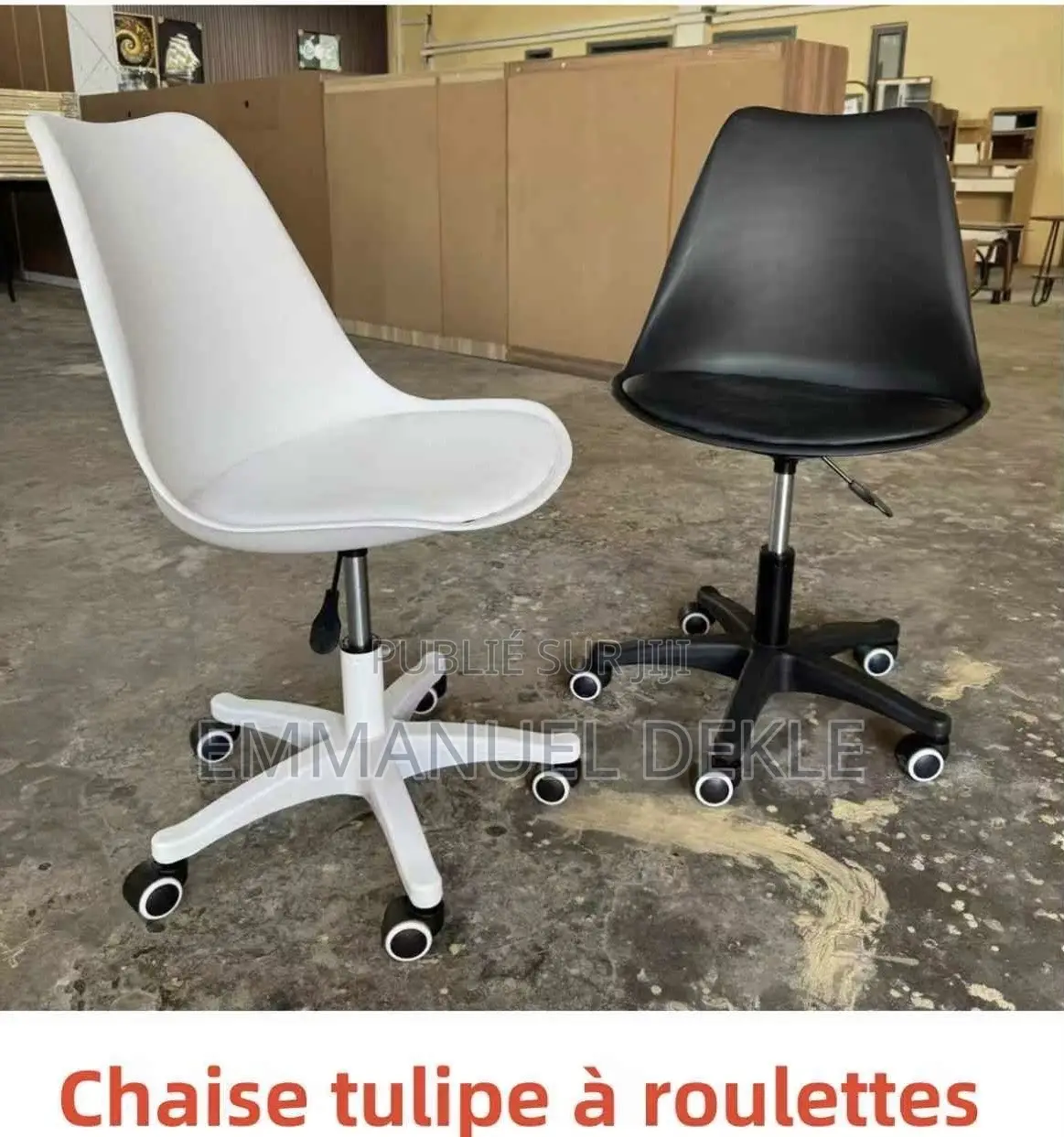 Chaise À Roulettes