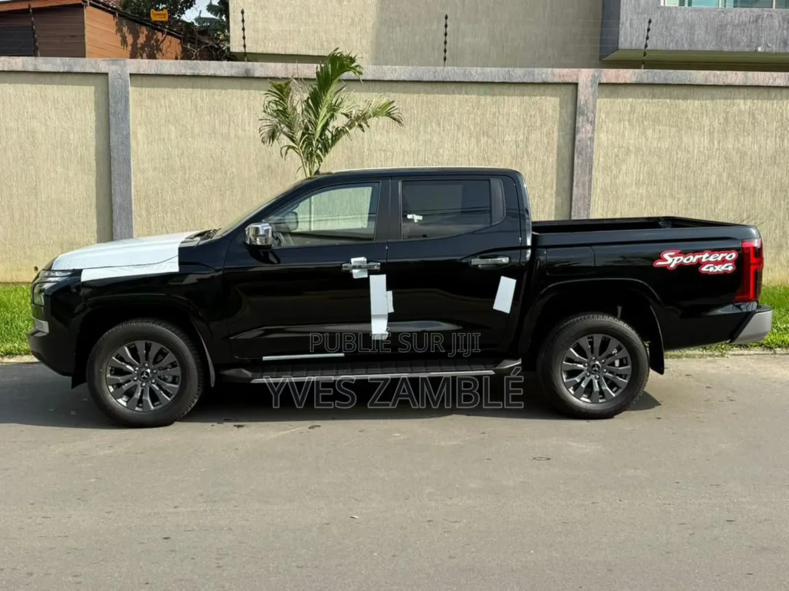 New Mitsubishi L200 2025 Black