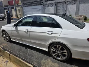 Mercedes-Benz E350 Base 4Matic Wagon AWD (3.5L 6cyl 7A) 2016