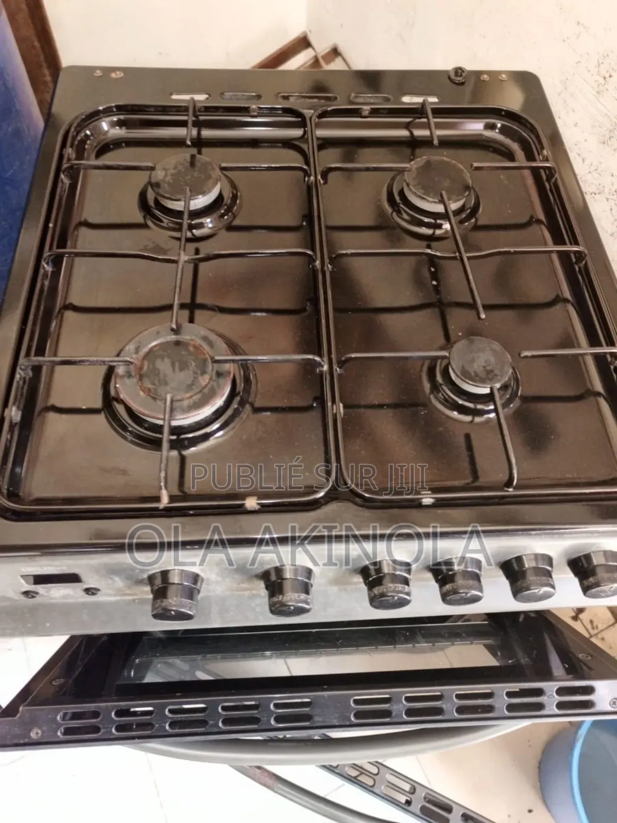 Gazinière À Quatre Feux Et Deux Fours