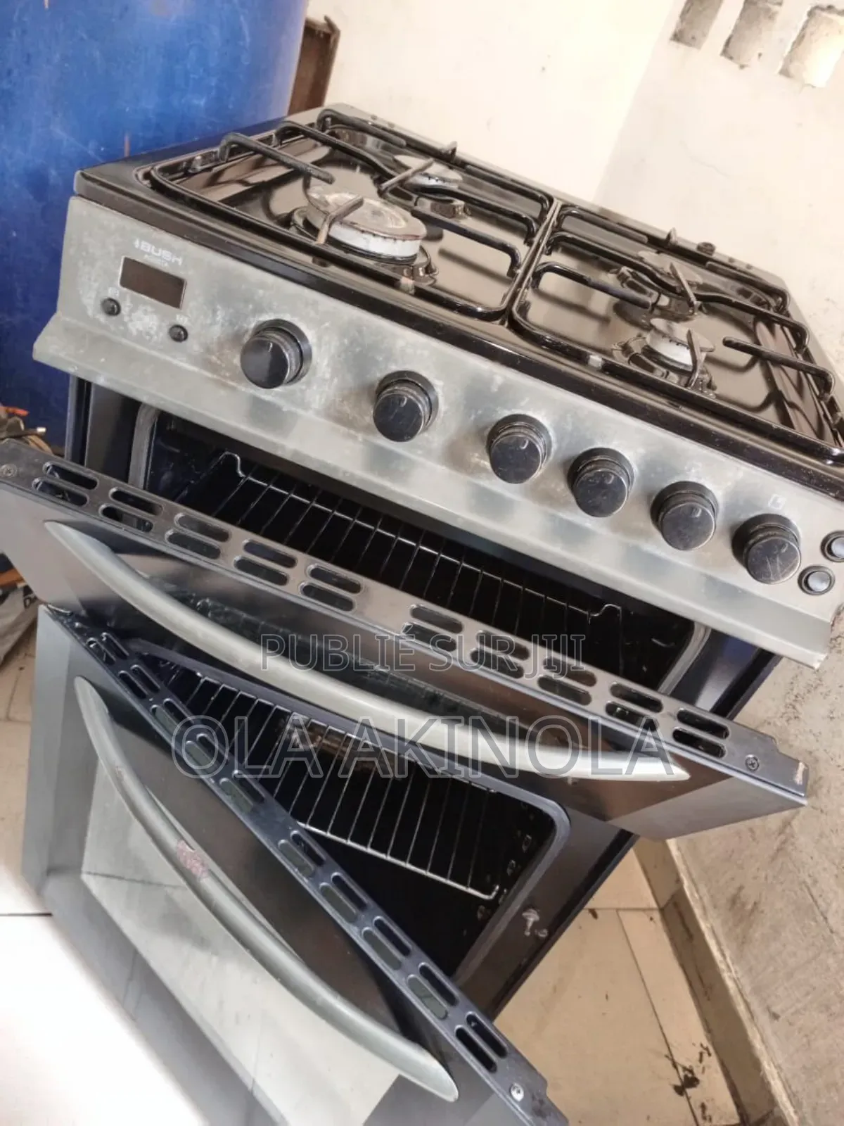 Gazinière À Quatre Feux Et Deux Fours