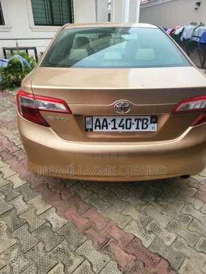 Toyota Camry LE 4dr Sedan (2.5L 4cyl 6A) 2012 Doré