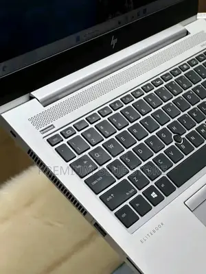 Neuf HP EliteBook 840 G6 16GB Intel Core I5 SSD 512GB