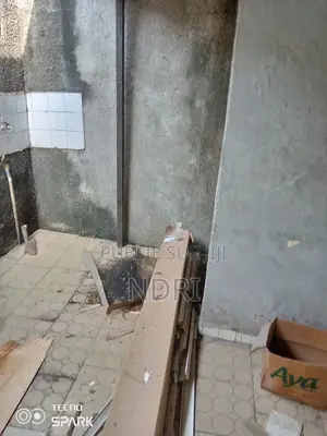 4chbre Villa dans Building House, Cocody à Vendre