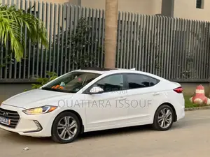 Photo - Hyundai Elantra ECO 2018 Blanc