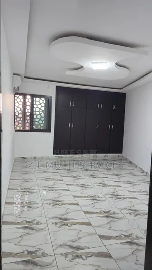 4chbre Appartement dans Zié Multi-Service, Marcory à Vendre