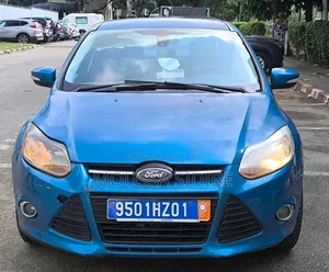 Ford Focus S Sedan FWD (2.0L 4cyl 5M) 2013 Blue