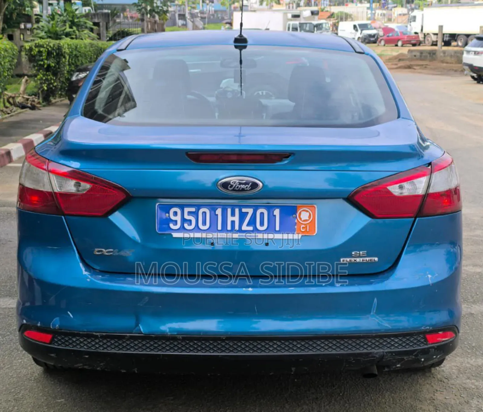 Ford Focus S Sedan FWD (2.0L 4cyl 5M) 2013 Blue