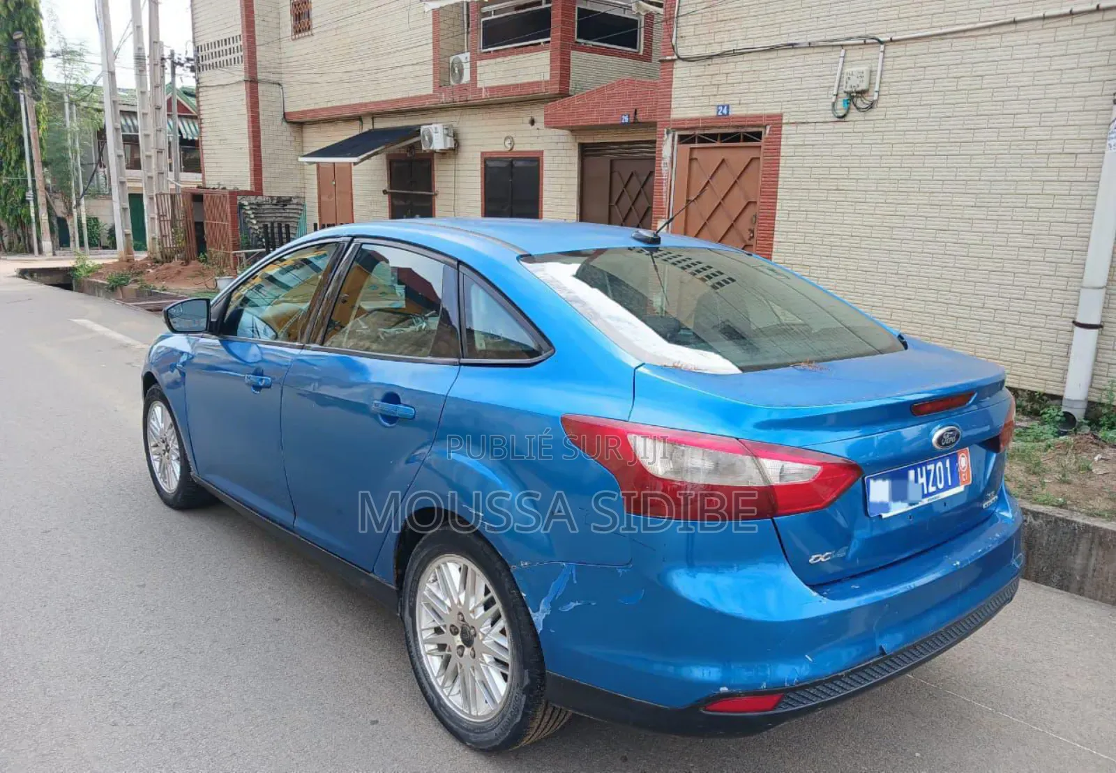 Ford Focus S Sedan FWD (2.0L 4cyl 5M) 2013 Blue