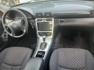 Mercedes-Benz C200 2005 Gris