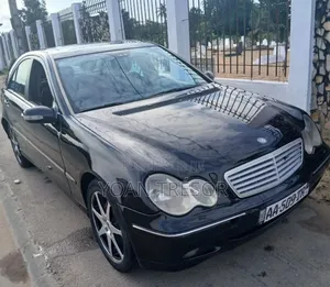 Mercedes-Benz C200 2005 Gris