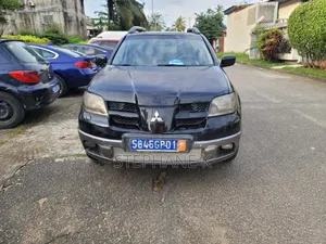 Photo - Mitsubishi Outlander 2006 Black