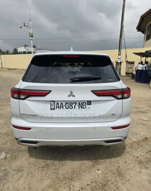 Mitsubishi Outlander SEL 2024 Blanc