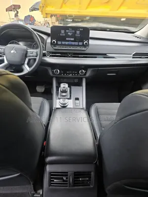 Mitsubishi Outlander SEL 2024 Blanc