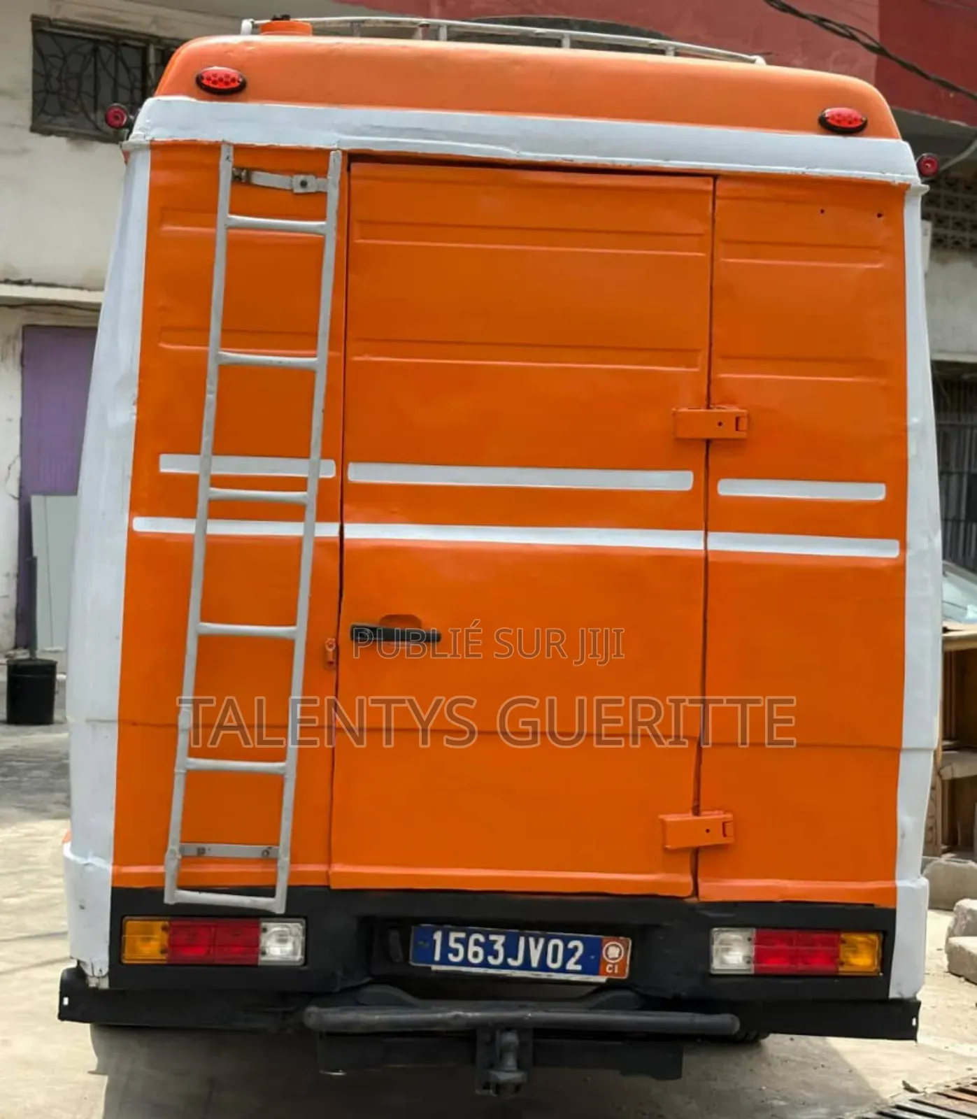 Car Mercedes Vario 34 Places