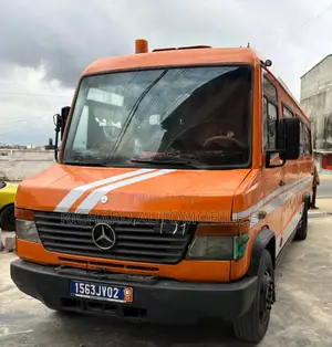 Car Mercedes Vario 34 Places
