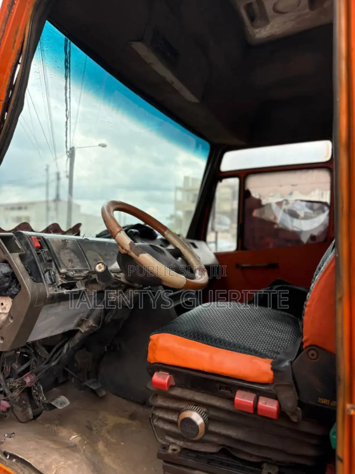 Car Mercedes Vario 34 Places