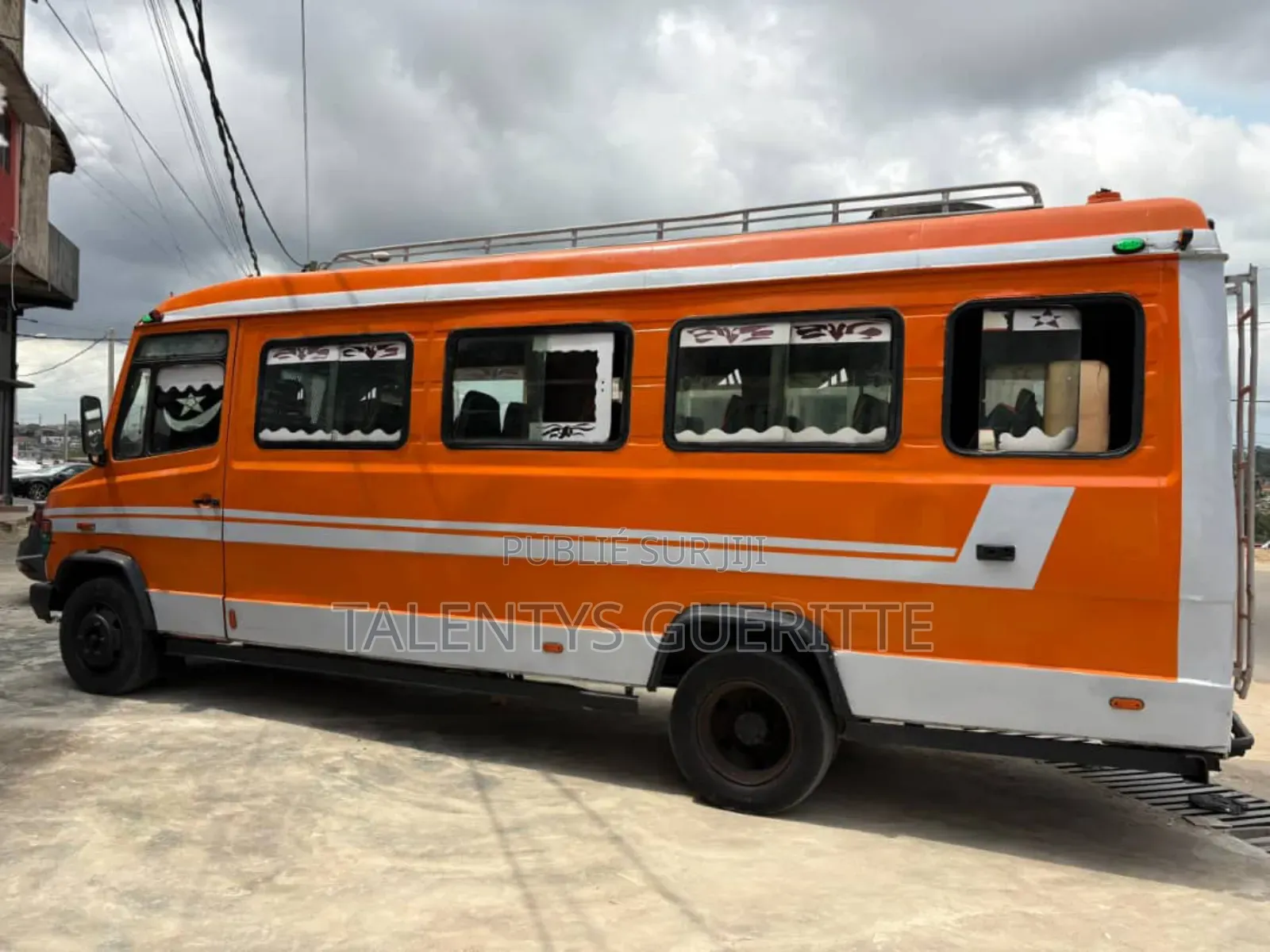 Car Mercedes Vario 34 Places